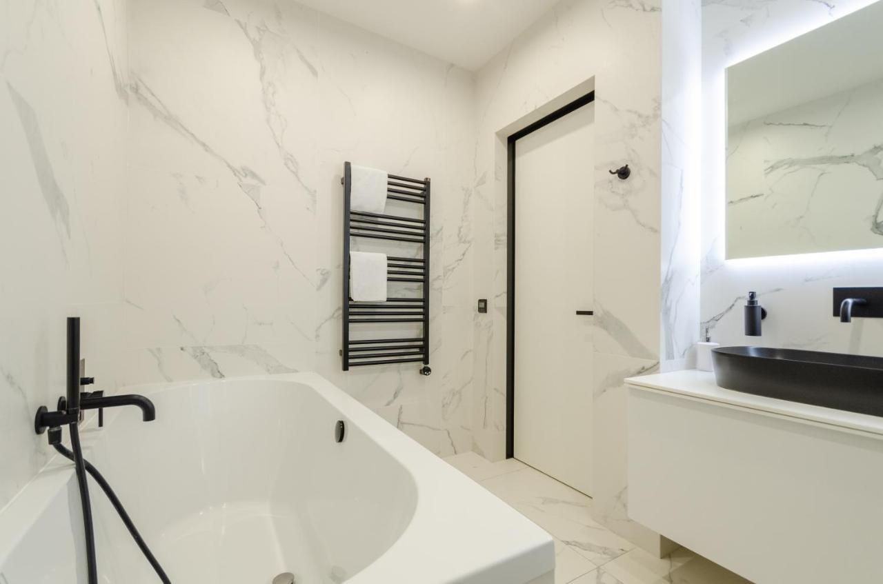 Petrovdom Apartments 23-173 In Rc Kvartet , 16Г Vasyl Lypkivskyi Street Kiev Esterno foto